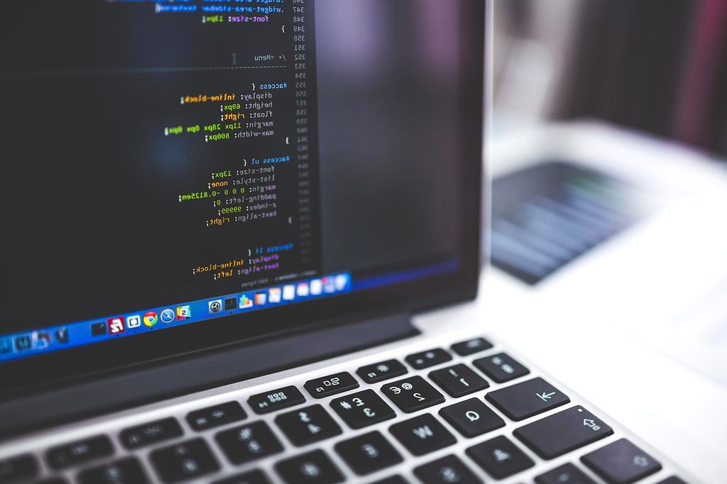 Oprogramowanie automatyzujące z wykorzystaniem AI wizualizuje wydajność centrum danych